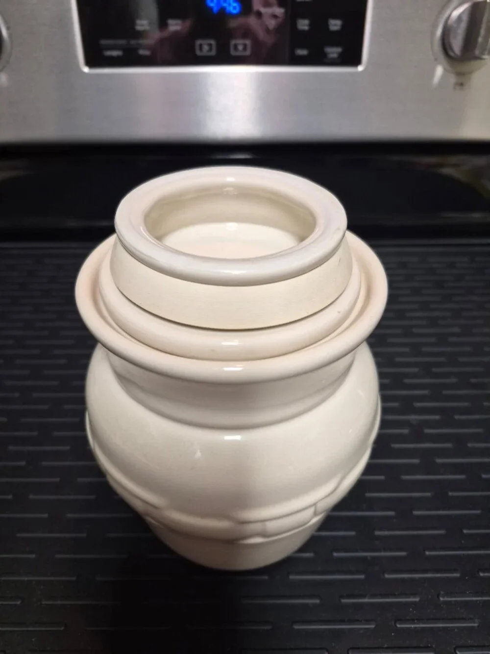Longaberger Woven Traditions Ivory Round Pottery Canister Small 1.5 Quart 7.25